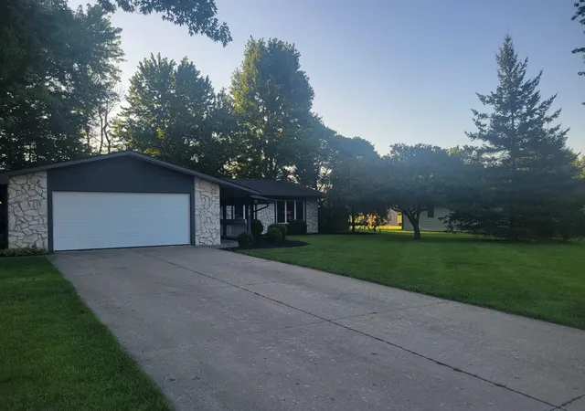 Photo 2 of Sale Pending at 700 Pine Run, Angola, IN 46703 | MLS# 202634532 | Listing updated on 2026-09-04