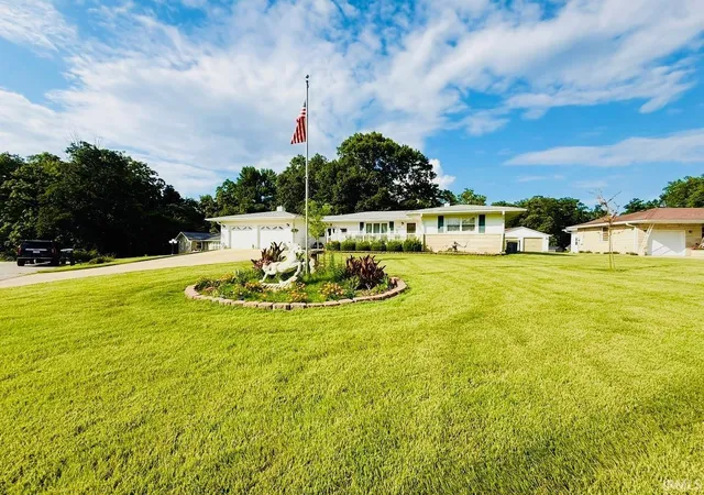 Photo 3 of Manufactured home for sale at 104 Inman Ct, Bedford, IN 47421 | MLS# 202634533 | Listing updated on 2026-09-09