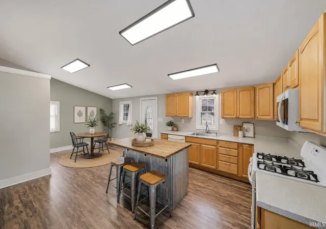 Photo 3 of Manufactured home for sale at 511 S Jackson St, South Whitley, IN 46787 | MLS# 202634536 | Listing updated on 2026-09-08
