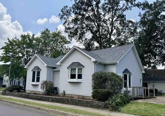 Photo 3 of Manufactured home for sale at 525 E Franklin St, Delphi, IN 46923 | MLS# 202634542 | Listing updated on 2026-09-22
