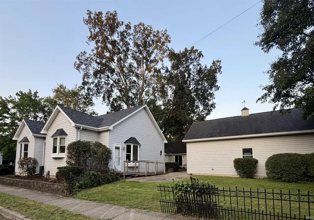 Photo 3 of Manufactured home for sale at 525 E Franklin St, Delphi, IN 46923 | MLS# 202634542 | Listing updated on 2026-09-22