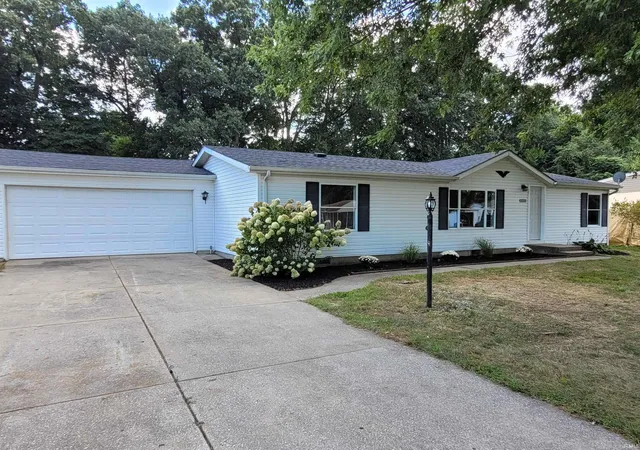 Photo 1 of Sale Pending at 30800 Oaksprings Dr, Granger, IN 46530 | MLS# 202634554 | Listing updated on 2026-09-01