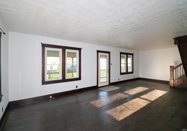 Photo 3 of Sale Pending at 323 E Water St, Hartford City, IN 47348 | MLS# 202634561 | Listing updated on 2026-09-05