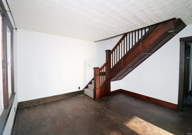 Photo 4 of Sale Pending at 323 E Water St, Hartford City, IN 47348 | MLS# 202634561 | Listing updated on 2026-09-05