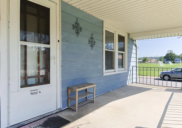 Photo 3 of Sale Pending at 946 S 27th St, South Bend, IN 46615 | MLS# 202634569 | Listing updated on 2026-08-28