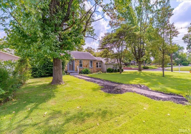 Photo 2 of Manufactured home for sale at 7401 Adams Ave, Evansville, IN 47715 | MLS# 202634576 | Listing updated on 2026-09-15