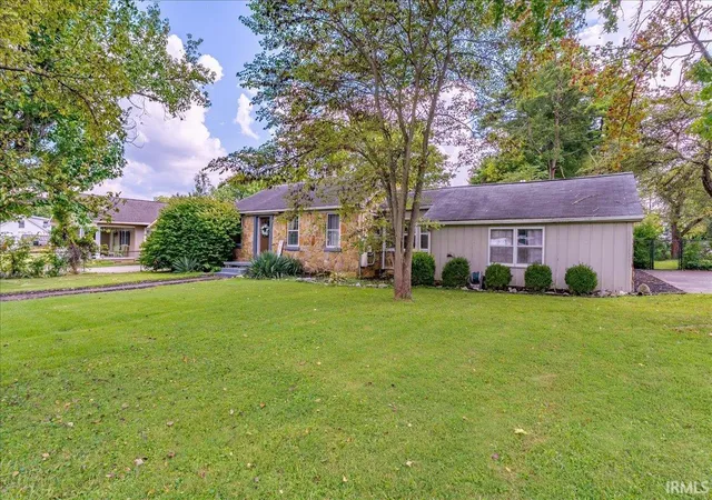 Photo 3 of Sale Pending at 7401 Adams Ave, Evansville, IN 47715 | MLS# 202634576 | Listing updated on 2026-10-12