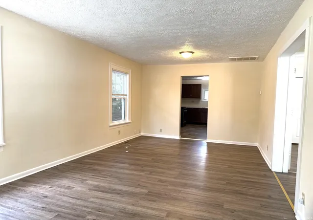 Photo 4 of Manufactured home for sale at 2911 S Franklin St, Muncie, IN 47302 | MLS# 202634580 | Listing updated on 2026-10-06