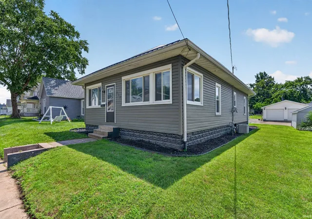 Photo 3 of Manufactured home for sale at 719 W Virginia Ave, Kokomo, IN 46902 | MLS# 202634587 | Listing updated on 2026-09-09