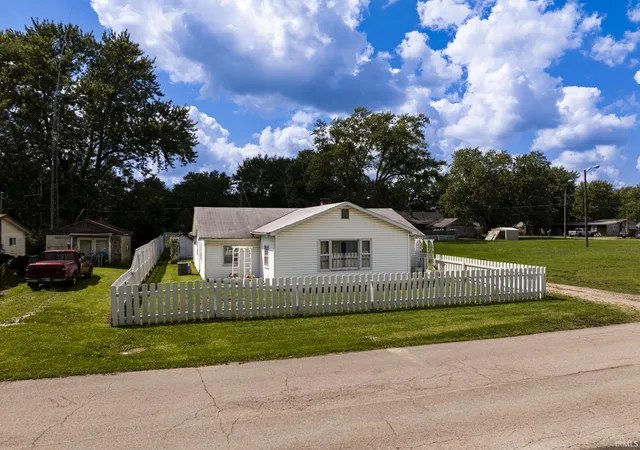 Photo 1 of Manufactured home for sale at 305 N Waldemere Ave, Muncie, IN 47303 | MLS# 202634590 | Listing updated on 2026-08-28