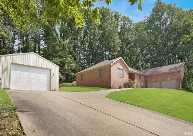 Photo 3 of Manufactured home for sale at 11226 Vixen Dr, Evansville, IN 47712 | MLS# 202634596 | Listing updated on 2026-08-24