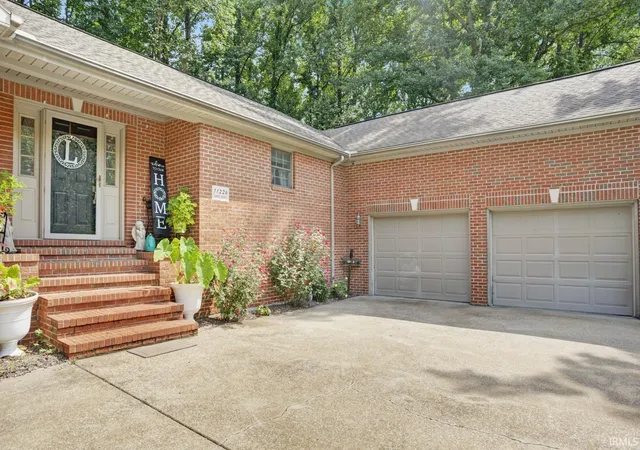 Photo 3 of Manufactured home for sale at 11226 Vixen Dr, Evansville, IN 47712 | MLS# 202634596 | Listing updated on 2026-08-24