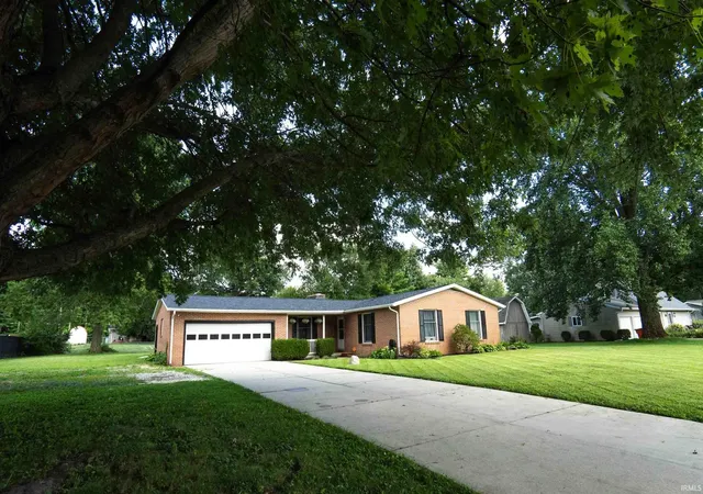 Photo 3 of Manufactured home for sale at 704 Jeff Dr, Kokomo, IN 46901 | MLS# 202634597 | Listing updated on 2026-09-14