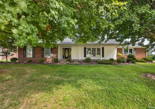 Photo 1 of Sale Pending at 804 Se 11th St, Washington, IN 47501 | MLS# 202634598 | Listing updated on 2026-09-01