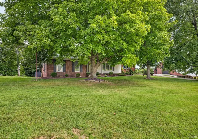 Photo 2 of Sale Pending at 804 Se 11Th St, Washington, IN 47501 | MLS# 202634598 | Listing updated on 2026-09-01