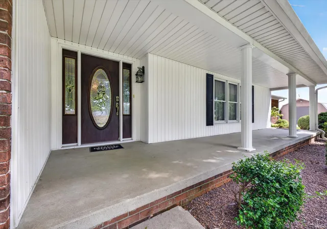 Photo 4 of Sale Pending at 804 Se 11Th St, Washington, IN 47501 | MLS# 202634598 | Listing updated on 2026-09-01