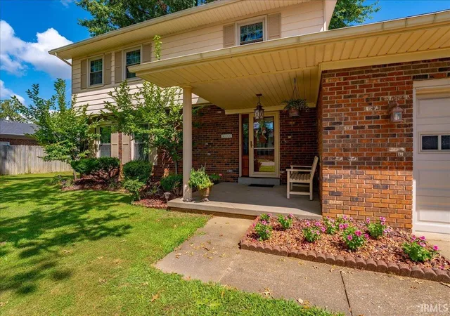 Photo 3 of Manufactured home for sale at 8366 Larch Pl, Newburgh, IN 47630 | MLS# 202634600 | Listing updated on 2026-09-28