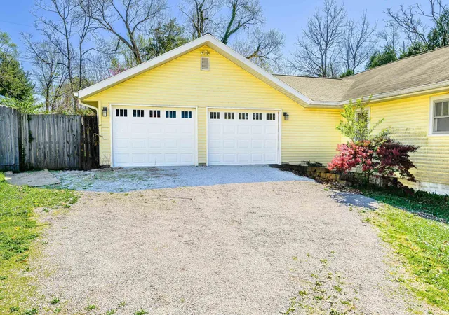 Photo 2 of Manufactured home for sale at 1309 S Lincoln St, Bloomington, IN 47401 | MLS# 202634608 | Listing updated on 2026-08-24