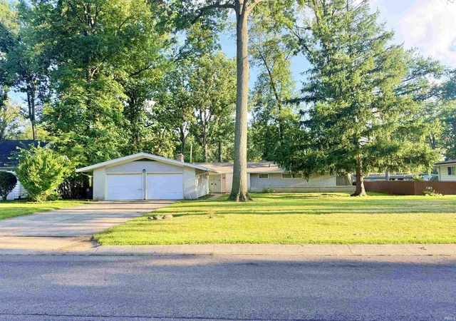 Photo 1 of Sale Pending at 4210 Victoria Dr, Fort Wayne, IN 46815 | MLS# 202634609 | Listing updated on 2026-09-11