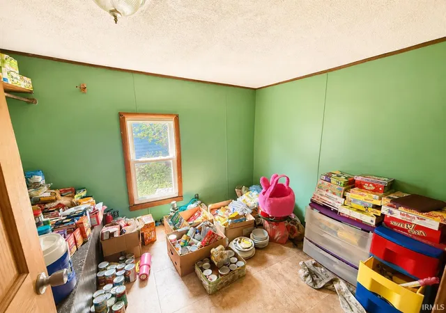 Photo 3 of Sale Pending at 816 S Williams St, Bluffton, IN 46714 | MLS# 202634620 | Listing updated on 2026-09-22