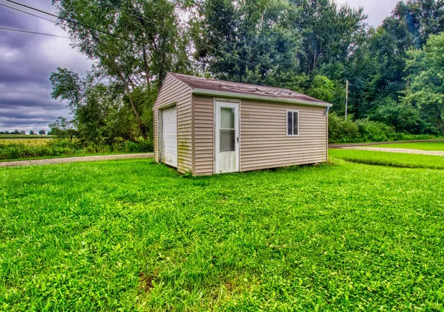 Photo 3 of Manufactured home for sale at 8861 S Jannie Ln, Silver Lake, IN 46982 | MLS# 202634624 | Listing updated on 2026-09-30