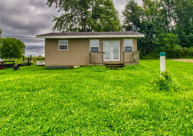 Photo 4 of Manufactured home for sale at 8861 S Jannie Ln, Silver Lake, IN 46982 | MLS# 202634624 | Listing updated on 2026-09-30