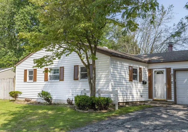 Photo 3 of Manufactured home for sale at 1451 Sutherland Ln, South Bend, IN 46614 | MLS# 202634626 | Listing updated on 2026-10-01