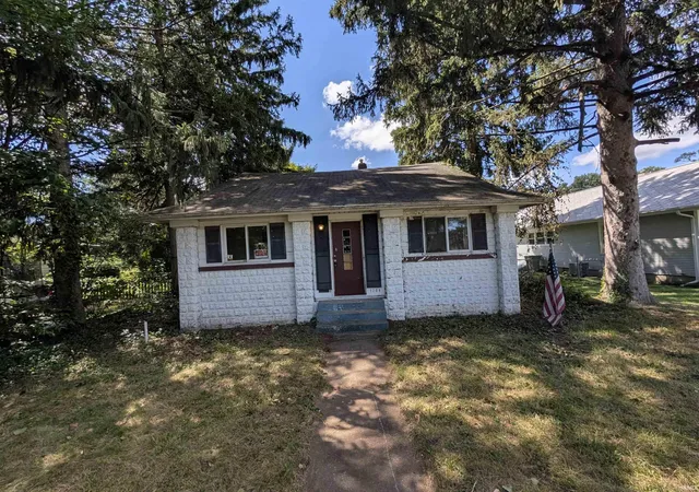 Photo 2 of Sale Pending at 1209 S 26th St, South Bend, IN 46615 | MLS# 202634668 | Listing updated on 2026-09-04