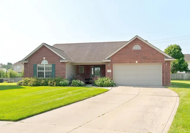 Photo 1 of Sale Pending at 423 Mabry Cvs, Fort Wayne, IN 46825 | MLS# 202634675 | Listing updated on 2026-09-03