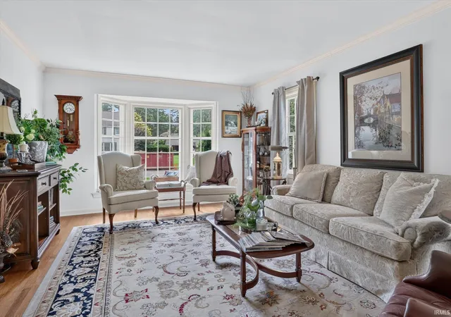Photo 4 of Sale Pending at 1725 E Lasalle Ave, South Bend, IN 46617 | MLS# 202634681 | Listing updated on 2026-09-29