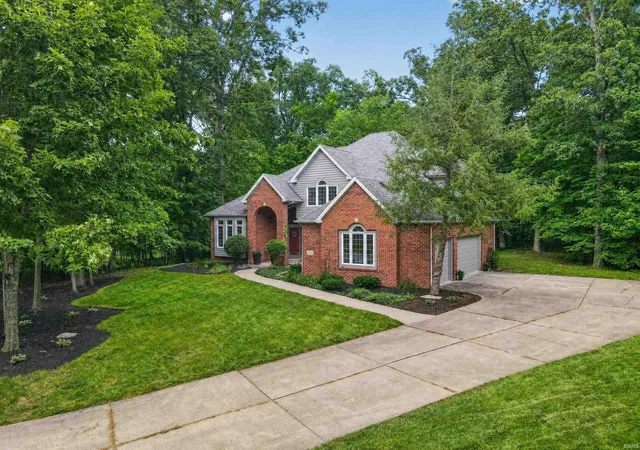 Photo 2 of Sale Pending at 2619 Durham Ct, Fort Wayne, IN 46845 | MLS# 202634683 | Listing updated on 2026-09-01