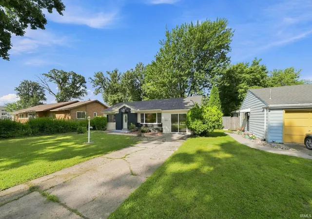 Photo 2 of Manufactured home for sale at 4032 Abbott St, Fort Wayne, IN 46806 | MLS# 202634688 | Listing updated on 2026-08-26
