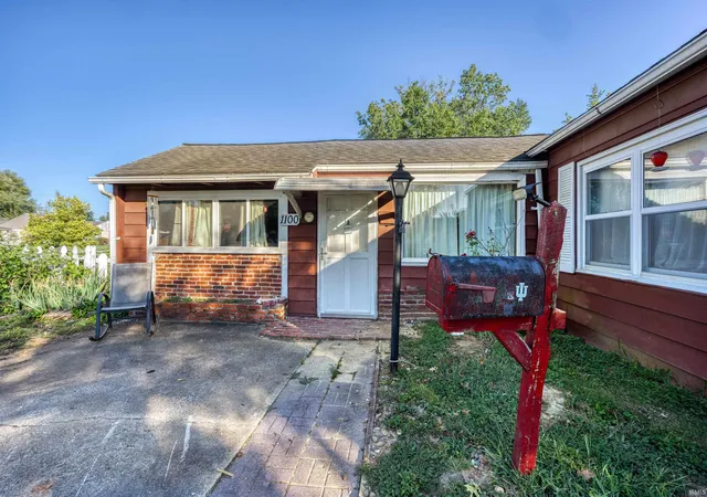 Photo 3 of Manufactured home for sale at 1100 S Frederick St, Evansville, IN 47714 | MLS# 202634693 | Listing updated on 2026-10-07