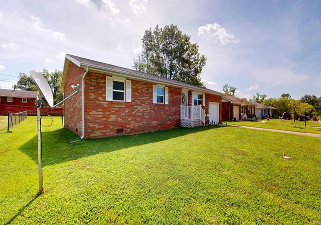 Photo 2 of Sale Pending at 1108 Perkins Dr, Boonville, IN 47601 | MLS# 202634695 | Listing updated on 2026-08-31