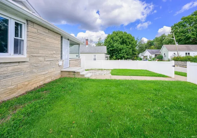 Photo 2 of Manufactured home for sale at 918 W 4th St, Bloomington, IN 47404 | MLS# 202634700 | Listing updated on 2026-08-25