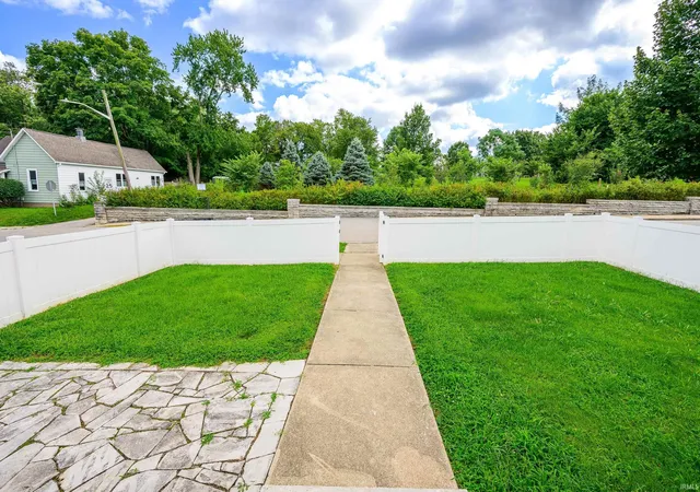 Photo 3 of Manufactured home for sale at 918 W 4th St, Bloomington, IN 47404 | MLS# 202634700 | Listing updated on 2026-08-25