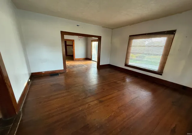 Photo 2 of Sale Pending at 1414 E Poplar St, Petersburg, IN 47567 | MLS# 202634710 | Listing updated on 2026-08-25