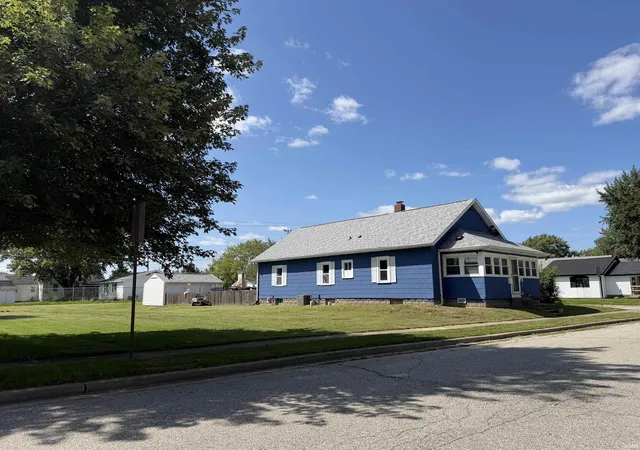 Photo 3 of Manufactured home for sale at 1619 N Lindsay St, Kokomo, IN 46901 | MLS# 202634715 | Listing updated on 2026-09-07