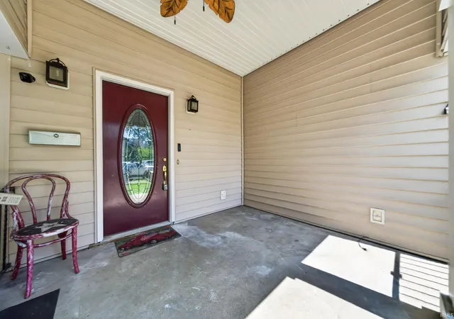Photo 3 of Sale Pending at 718 W Nelson St, Marion, IN 46952 | MLS# 202634723 | Listing updated on 2026-10-09