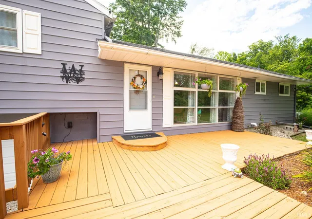 Photo 3 of Sale Pending at 11866 N 300 E, Roanoke, IN 46783 | MLS# 202634728 | Listing updated on 2026-09-21