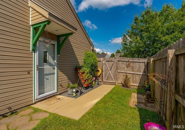 Photo 3 of Manufactured home for sale at 9546 Cayes Dr, Evansville, IN 47725 | MLS# 202634734 | Listing updated on 2026-09-11