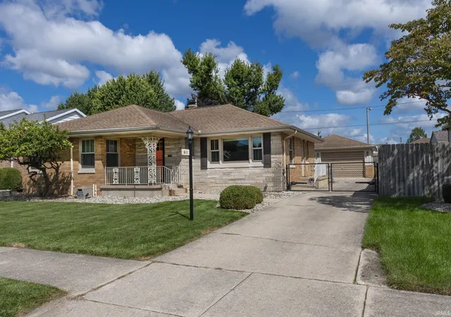 Photo 1 of Sale Pending at 610 W 11th St, Mishawaka, IN 46544 | MLS# 202634746 | Listing updated on 2026-08-27