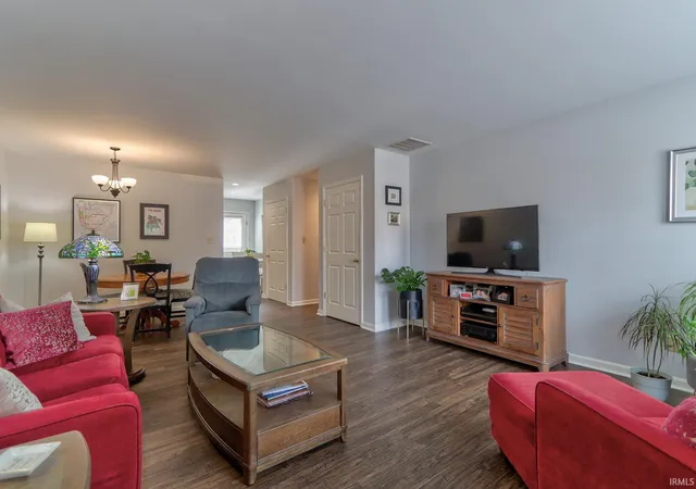 Photo 3 of Sale Pending at 3461 Manhattan Blvd, Evansville, IN 47711 | MLS# 202634751 | Listing updated on 2026-09-14