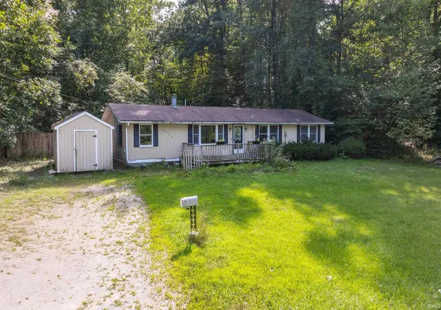 Photo 2 of Manufactured home for sale at 6735 E South Barbee Dr, Pierceton, IN 46562 | MLS# 202634756 | Listing updated on 2026-09-22