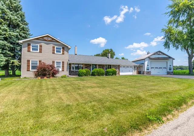 Photo 1 of Manufactured home for sale at 5726 E 800 N, Syracuse, IN 46567 | MLS# 202634761 | Listing updated on 2026-08-25