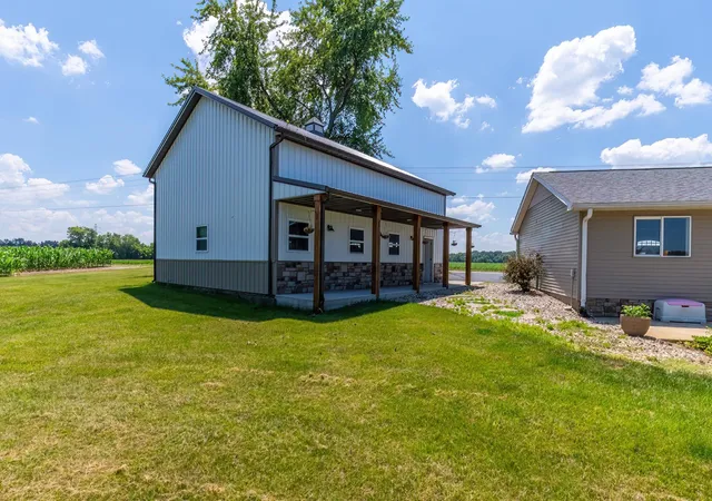 Photo 3 of Manufactured home for sale at 5726 E 800 N, Syracuse, IN 46567 | MLS# 202634761 | Listing updated on 2026-09-15