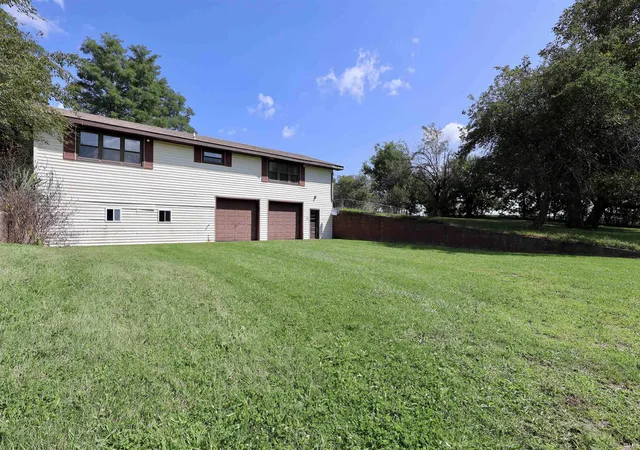 Photo 2 of Manufactured home for sale at 4270 W State Road 32, Winchester, IN 47394 | MLS# 202634762 | Listing updated on 2026-09-05