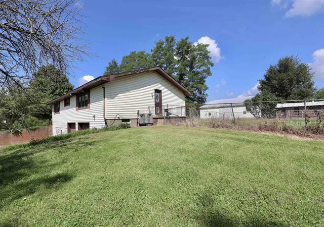 Photo 3 of Manufactured home for sale at 4270 W State Road 32, Winchester, IN 47394 | MLS# 202634762 | Listing updated on 2026-10-06