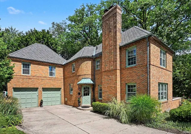 Photo 3 of Sale Pending at 1227 E Irvington Ave, South Bend, IN 46614 | MLS# 202634763 | Listing updated on 2026-08-29