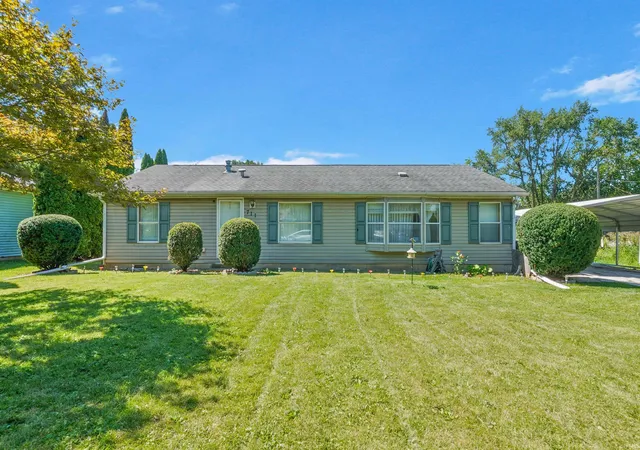 Photo 1 of Sale Pending at 711 Arehart St, Goshen, IN 46528 | MLS# 202634784 | Listing updated on 2026-09-17